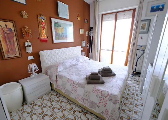 La Casa Di Sole By Portofinovacanze Lägenhet Rapallo